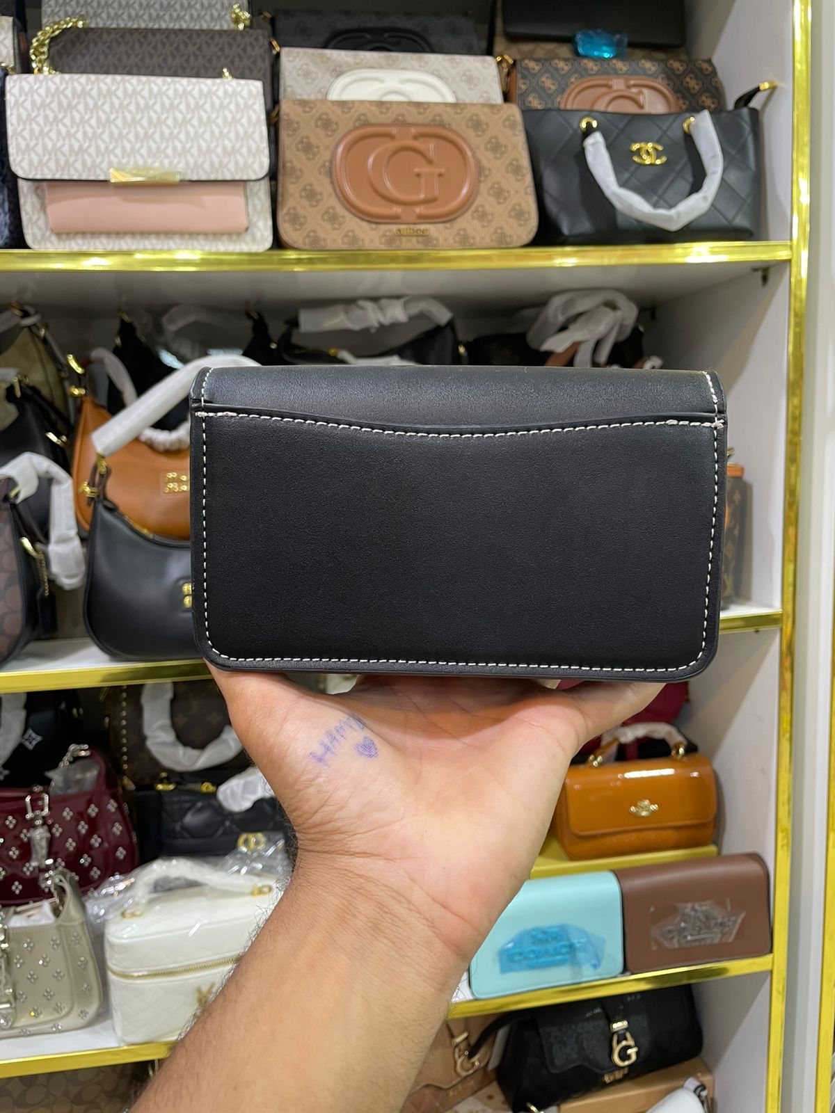Stylish Black Shoulder Handbag for Women in Pakistan | Bagzar