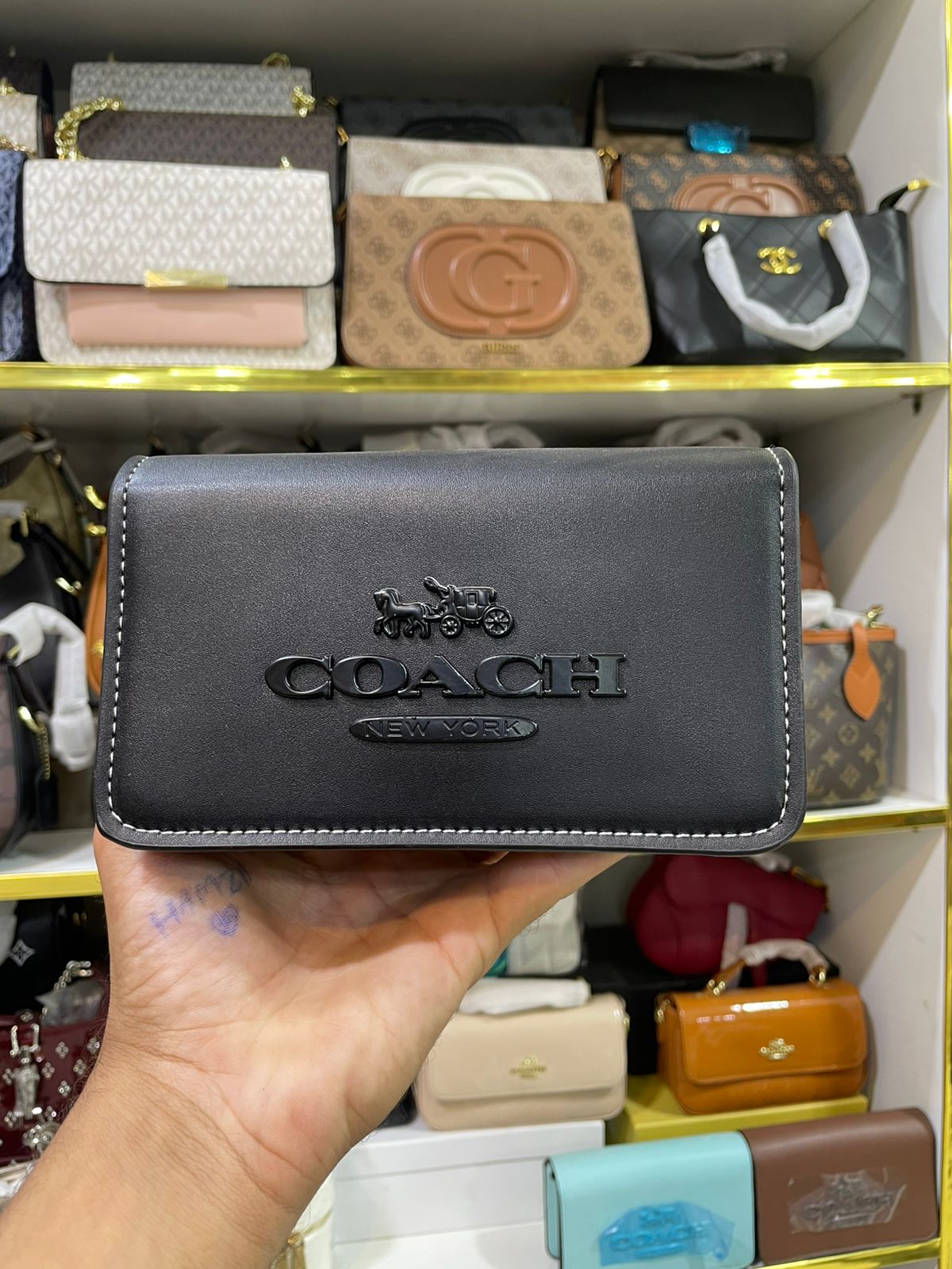 Stylish Black Shoulder Handbag for Women in Pakistan | Bagzar