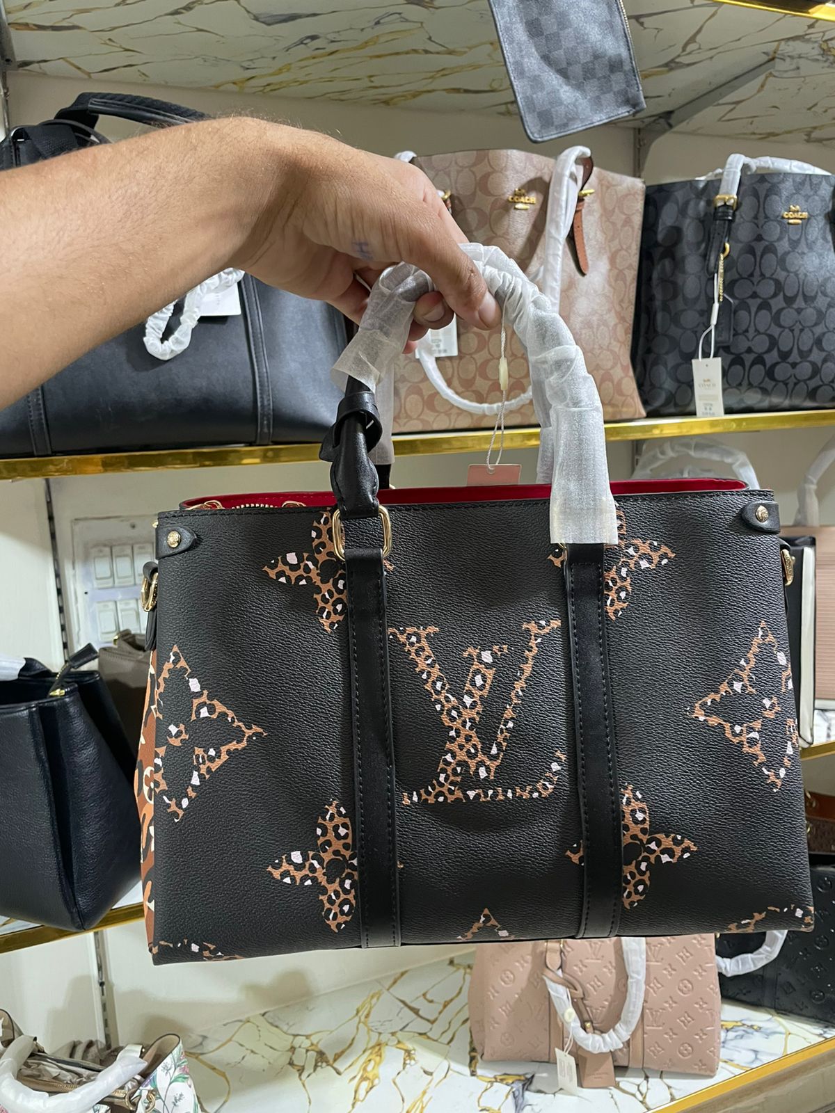 Luxury Black Design Print Tote Bag for Women in Pakistan | Bagzar